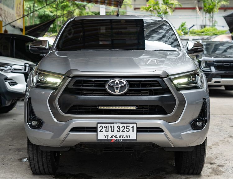 รถ Toyota Hilux Revo Double Cab 2.4 Mid 4WD สี เทา
