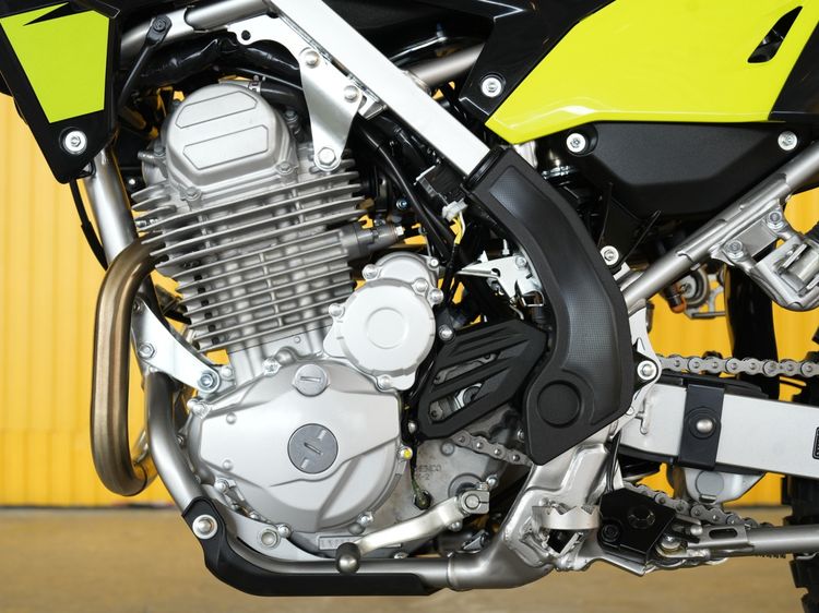 KAWASAKI KLX230 SE ปี 2026 ดาวห์เริ่มต้นที่ 25,000 บ.  รูปที่ 16