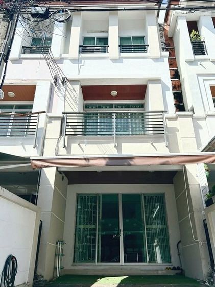 P754 ให้เช่าทาวน์โฮม 3 ชั้น โครงการ บ้านกลางเมือง เดอะ ปารีส พระราม 9 ซอยกรุงเทพกรีฑา 7 หรือซอยรามคำแหง 60 