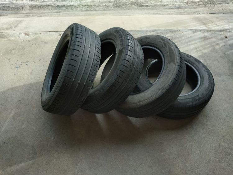 ยางรถยนต์ Dunlop 195/65/15 ตามสภาพ