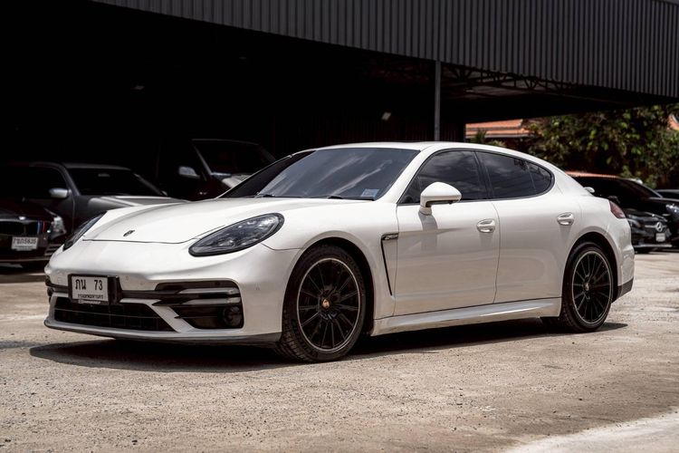 รถ Porsche Panamera 3.0 สี ขาว