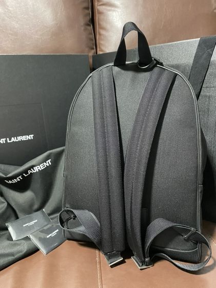 YSL Backpack กระเป๋าเป้ มือสอง รูปที่ 4