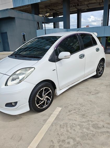 Toyota Yaris 2011 1.5 E Limited Utility-car เบนซิน เกียร์อัตโนมัติ ขาว รูปที่ 4