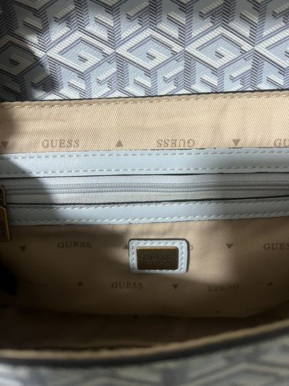[Like New] GUESS Hallie Top Handle Flap สีฟ้าพาสเทล ลาย Geometric รูปที่ 5