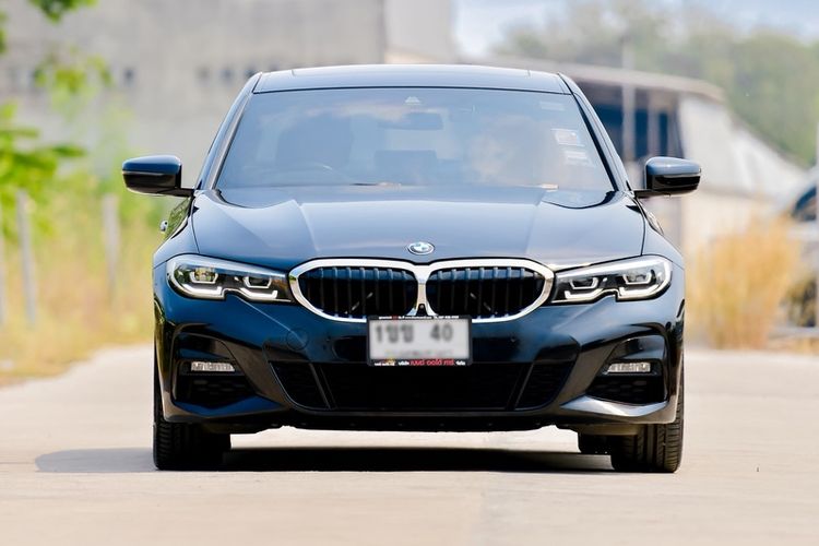 BMW Series 3 2020 330e Sedan ปลั๊กอินไฮบริด (PHEV) ดำ รูปที่ 4