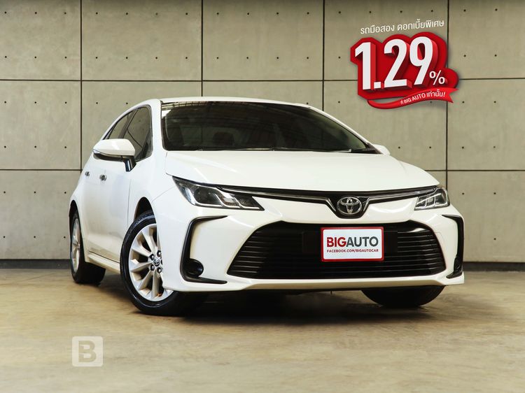 รถ Toyota Altis 1.6 G สี ขาว