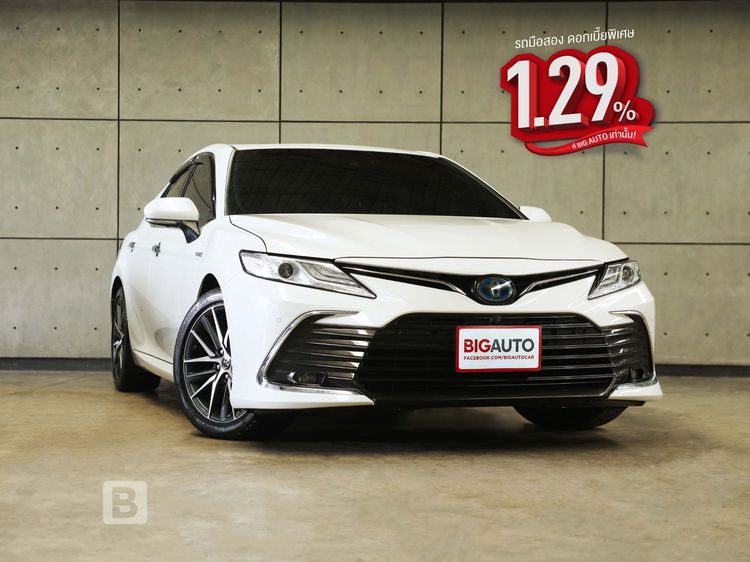 รถ Toyota Camry 2.5 HEV Premium Luxury สี ขาว