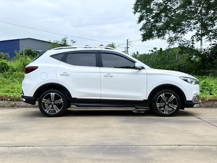 รถ MG ZS 1.5X+ Sunroof สี ขาว