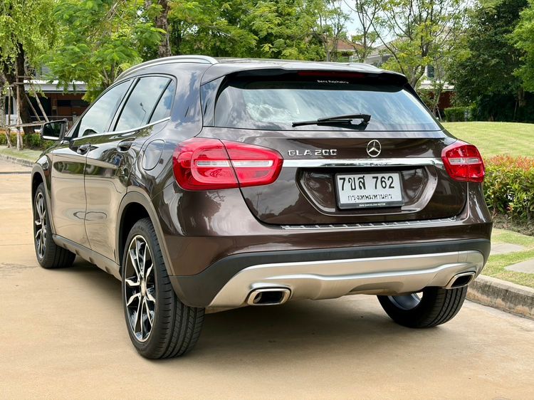 Mercedes-Benz GLA-Class 2016 GLA200 Sedan เบนซิน ไม่ติดแก๊ส เกียร์อัตโนมัติ น้ำตาล รูปที่ 4