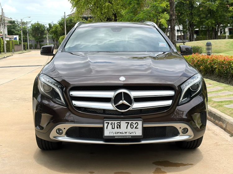 Mercedes-Benz GLA-Class 2016 GLA200 Sedan เบนซิน ไม่ติดแก๊ส เกียร์อัตโนมัติ น้ำตาล รูปที่ 3