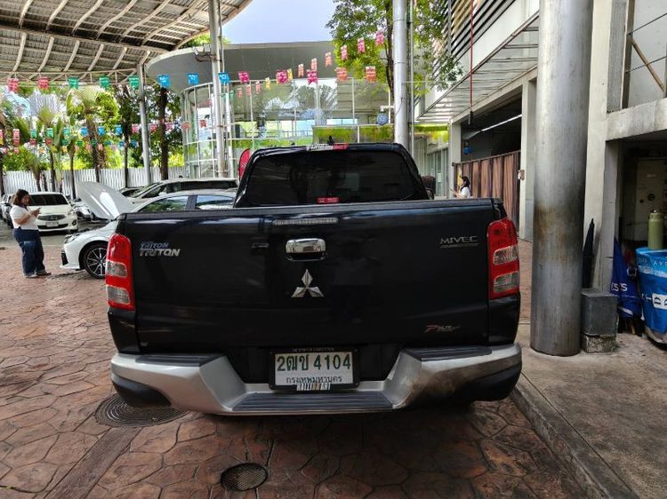 Mitsubishi Triton 2017 2.4 GLS Limited Plus Pickup ดีเซล ไม่ติดแก๊ส เกียร์ธรรมดา ดำ รูปที่ 4