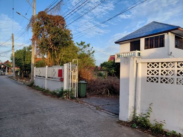 มิกซ์ยูสแหล่งเจริญใกล้เวสเก็ต บ้านปูน 1 ชั้น ต.บางเลน อ.บางใหญ่ 100 วา นนทบุรี เนื้อที่ ราคาคุยได้ค่ะ
