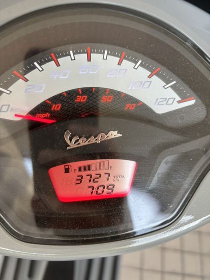 vespa s 125 ปี 2023 ไมล์ 3700 แท้ รูปที่ 3