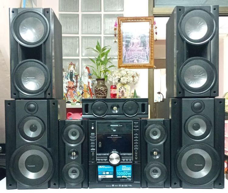 PANASONIC รุ่น VK960 กำลังขับ 10,000 วัตต์ pmbo ตู้ลำโพง 7 ตู้ รวมดอกลำโพงทั้งหมด 19 ดอก ใช้งาน CD USB FM พร้อมชุดบลูทูธ... รุ่นนี้รับประกันเสียงดีมาก ชุดละ 6900