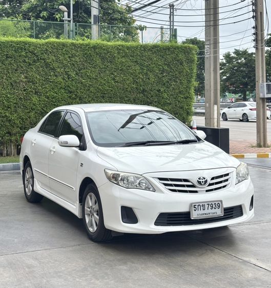 รถ Toyota Altis 1.8 E สี ขาว