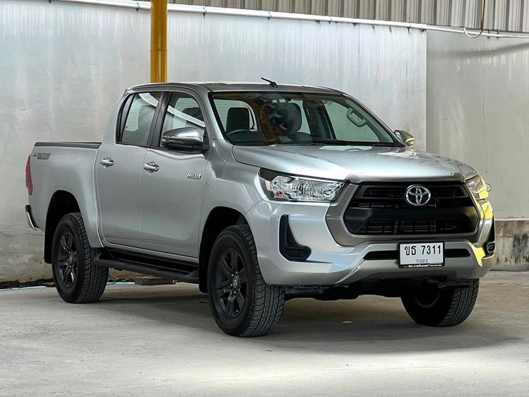 รถ Toyota Hilux Revo Double Cab 2.4 Entry Prerunner สี เทา