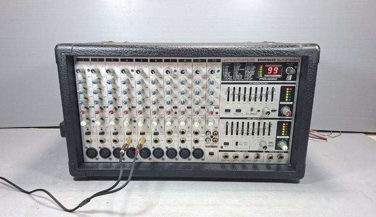 Behringer pmh2000 เครื่องเสียง