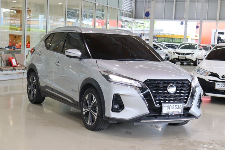 รถ Nissan Kicks 1.2 V สี บรอนซ์เงิน