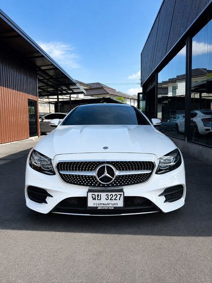 รถ Mercedes-Benz E-Class E300 สี ขาว