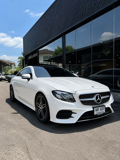 Mercedes-Benz E-Class 2017 E300 Sedan เบนซิน ไม่ติดแก๊ส เกียร์อัตโนมัติ ขาว รูปที่ 2