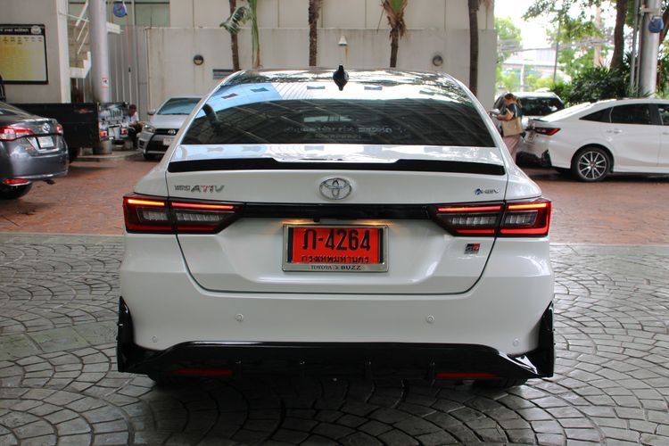 Toyota Yaris ATIV 2025 1.5 HEV GR SPORT Sedan ไฮบริด ไม่ติดแก๊ส เกียร์อัตโนมัติ ขาว รูปที่ 3