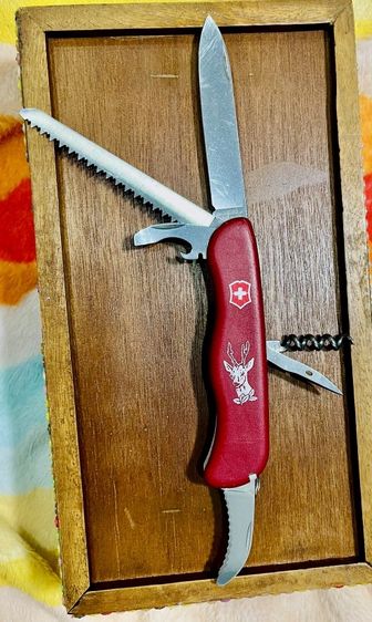 Victorinox Hunter 111mm ลายหัวกวางในตำนาน รูปที่ 3