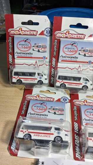 ใครหาสะสมอยู่ เหลือ 5 คันสุดท้ายครับ รถโมเดล รถเหล็ก รถตู้ ชุด AMBULANCE เจ็บป่วยฉุกเฉิน 1669 ครับ Majorette Toyota Hiace สีขาว รูปที่ 2