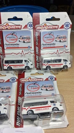 ใครหาสะสมอยู่ เหลือ 5 คันสุดท้ายครับ รถโมเดล รถเหล็ก รถตู้ ชุด AMBULANCE เจ็บป่วยฉุกเฉิน 1669 ครับ Majorette Toyota Hiace สีขาว รูปที่ 3