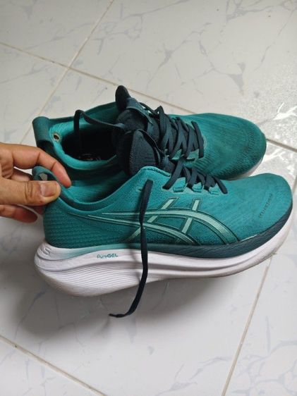 รองเท้าวิ่ง asics nimbus27 8us 41.5