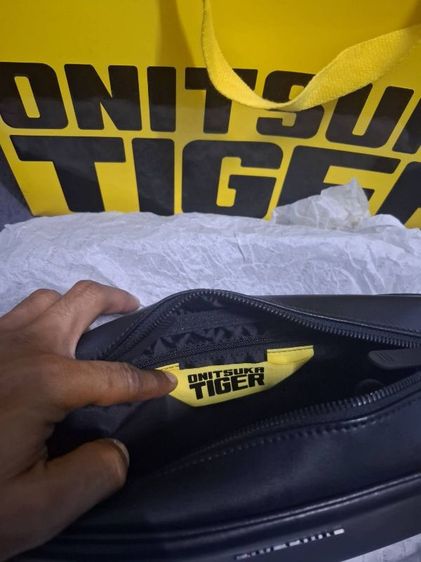 กระเป๋ามือหนึ่ง onitsuka tiger รูปที่ 4