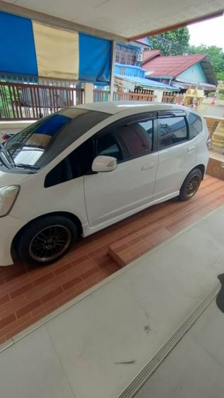 Honda Jazz 2009 1.5 SV Sedan เบนซิน เกียร์อัตโนมัติ ขาว รูปที่ 3