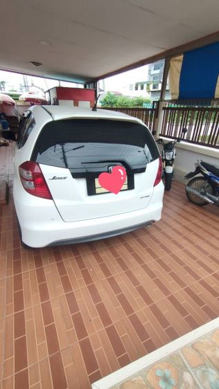 รถ Honda Jazz 1.5 SV สี ขาว