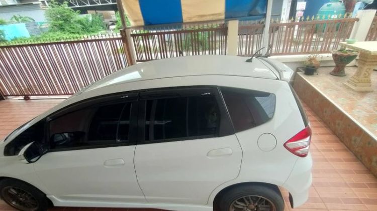 Honda Jazz 2009 1.5 SV Sedan เบนซิน เกียร์อัตโนมัติ ขาว รูปที่ 4