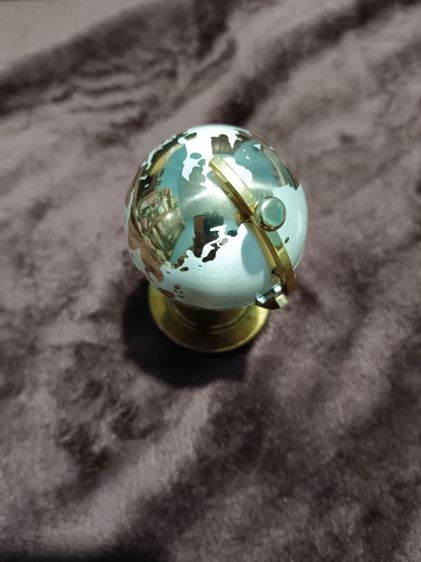 ไฟแช็กตั้งโต๊ะทรงลูกโลกโบราณ (Globe Table Lighter) ยี่ห้อ Windmill รูปที่ 5