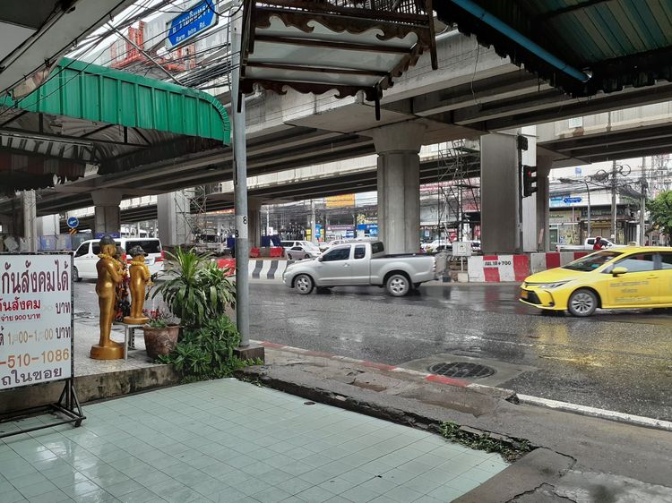 ขายที่ดินทำเลดี ผังสีแดง พาณิชยกรรม ติดถนนใหญ่ รามอินทรา กม.8 (ขนาด 327 ตร.ว.) รูปที่ 3