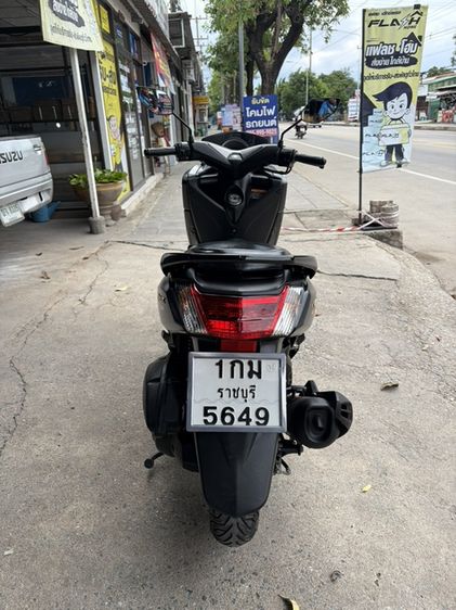YAMAHA N-max รูปที่ 6