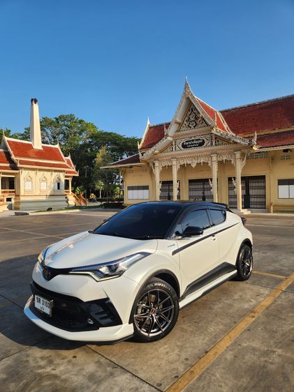 Toyota C-HR 2023 1.8 HEV GR Sport Utility-car ไฮบริด เกียร์อัตโนมัติ ขาว