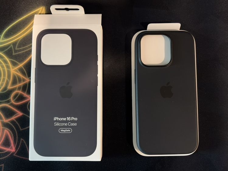 iPhone 16 Pro Silicone Case with MagSafe – Black