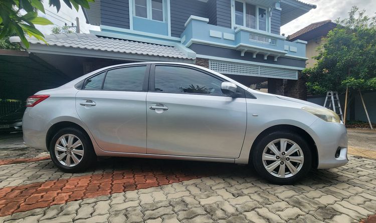 Toyota Vios 2013 1.5 E Sedan เบนซิน ไม่ติดแก๊ส เกียร์อัตโนมัติ บรอนซ์เงิน