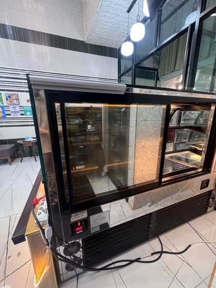 Starbucks ตู้โชว์เบเกอรี่เก็บความเย็นขนาดใหญ่  รูปที่ 6