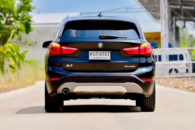 BMW X1 2020 2.0 sDrive18d xLine Utility-car ดีเซล ไม่ติดแก๊ส เกียร์อัตโนมัติ ดำ รูปที่ 2