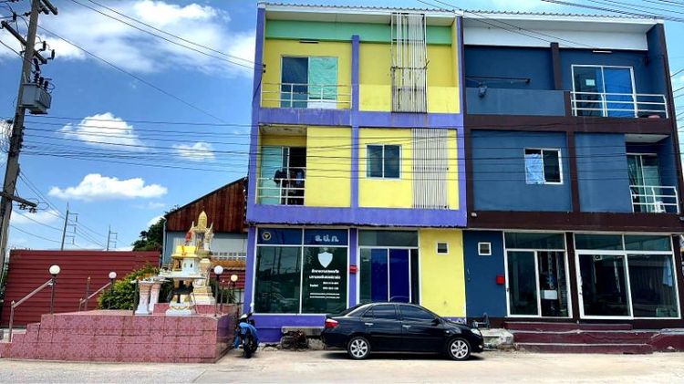 อาคารพาณิชย์3ชั้น เรียบถนนริมคลองสึ่วาพาสวัสดิ์ ทำเลทอง ค้าขายรวย