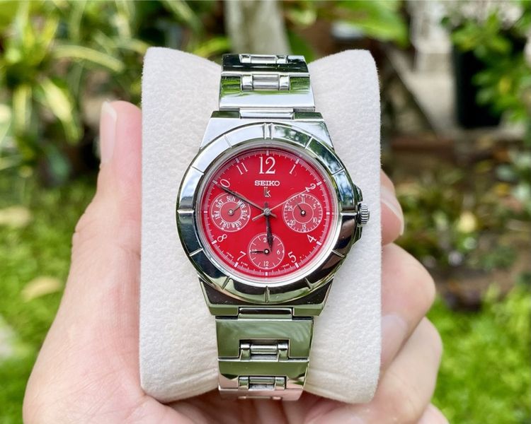 แดง นาฬิกาSeiko Lukia Red Dial