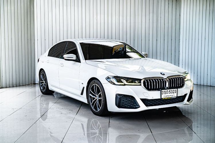 BMW Series 5 2022 520d Sedan ดีเซล ไม่ติดแก๊ส เกียร์อัตโนมัติ ขาว