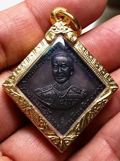 พระเหรียญเลี้ยมเก่าคะ