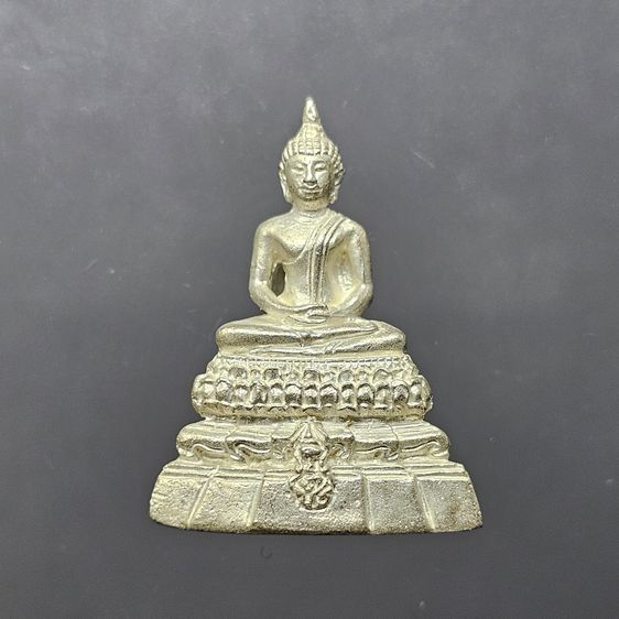 พระพุทธคมนาคมบพิธ ลอยองค์ เนื้อเงิน ที่ระลึก 84 ปี กระทรวงคมนาคม พ.ศ.2539 พร้อมกล่องเดิม รูปที่ 3