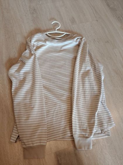 เสื้อแขนยาว Uniqlo ลายขวาง สีกกี้-เบจ ผ้าคอตตอนใส่นุ่มสบาย รูปที่ 3