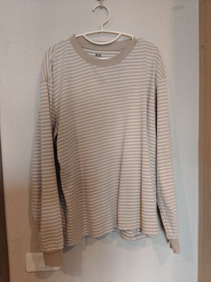 เสื้อแขนยาว Uniqlo ลายขวาง สีกกี้-เบจ ผ้าคอตตอนใส่นุ่มสบาย รูปที่ 2