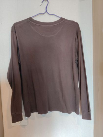 เสื้อแขนยาว Uniqlo สีน้ำตาลพื้น ผ้าคอตตอนนุ่ม ใส่สบาย มินิมอล รูปที่ 2