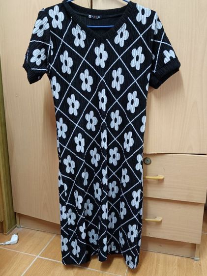 เดรสลายดอกไม้ 120 บาท ส่งฟรี
